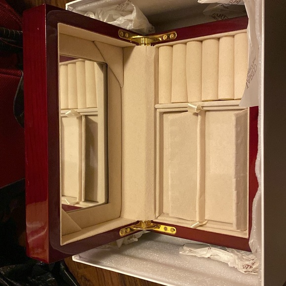 Jared Jewelry Box - Picture 2 of 3